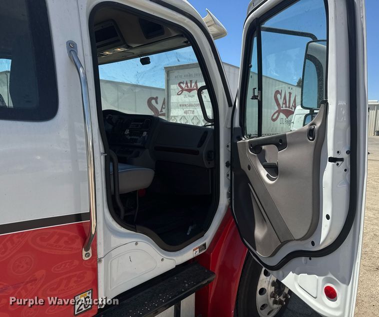 image for item FB9407 2019 Freightliner Business Class M2 rollback truck