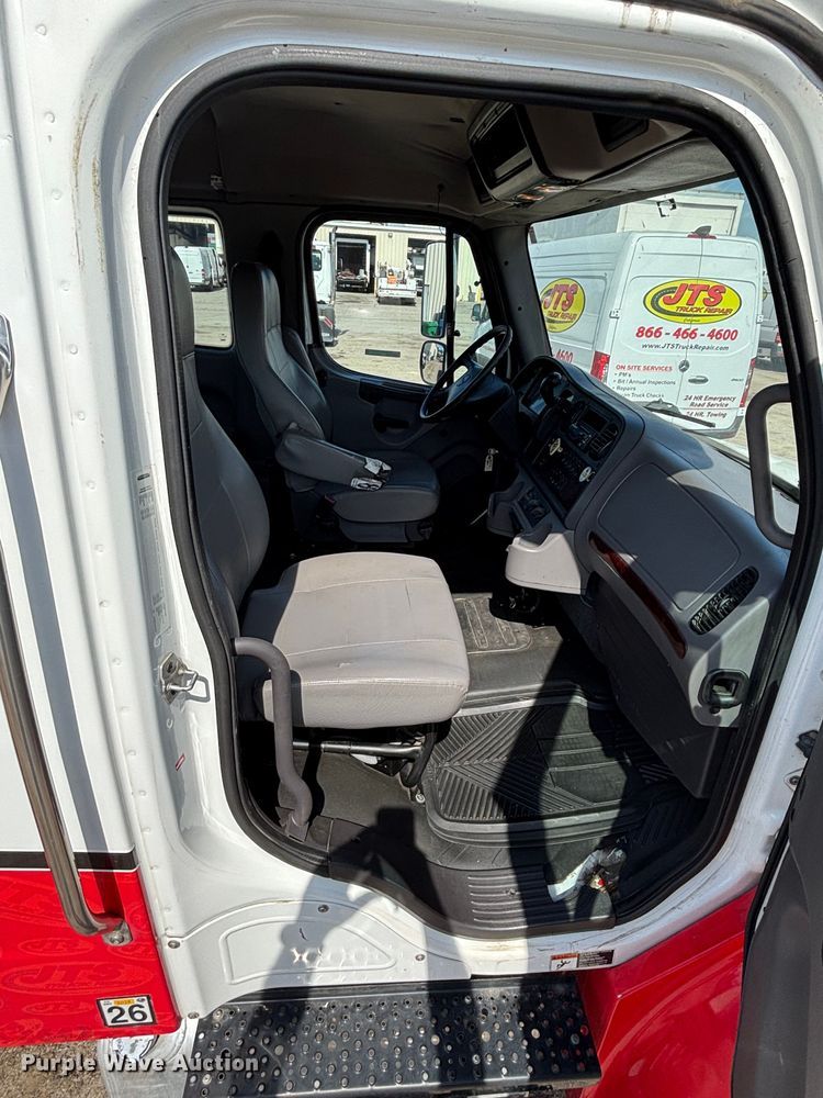 image for item FB9407 2019 Freightliner Business Class M2 rollback truck