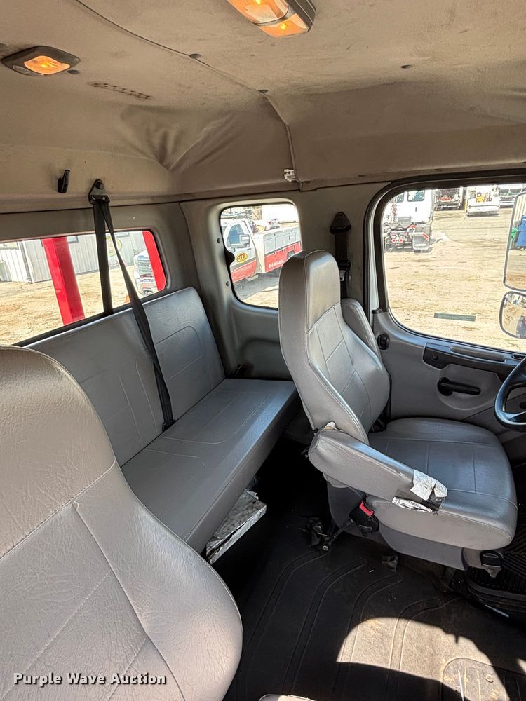 image for item FB9407 2019 Freightliner Business Class M2 rollback truck