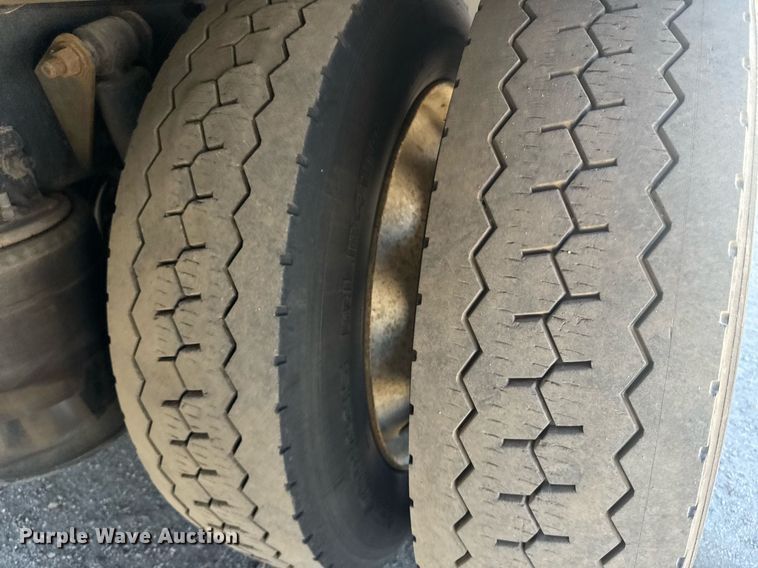 image for item FB9407 2019 Freightliner Business Class M2 rollback truck