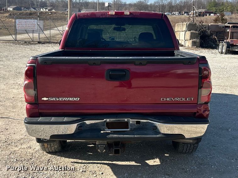 image for item FC5060 2005 Chevrolet Silverado 1500 Crew Cab pickup truck