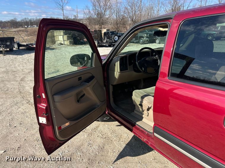 image for item FC5060 2005 Chevrolet Silverado 1500 Crew Cab pickup truck