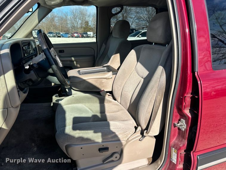 image for item FC5060 2005 Chevrolet Silverado 1500 Crew Cab pickup truck