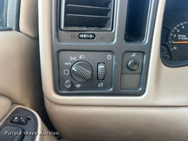 image for item FC5060 2005 Chevrolet Silverado 1500 Crew Cab pickup truck