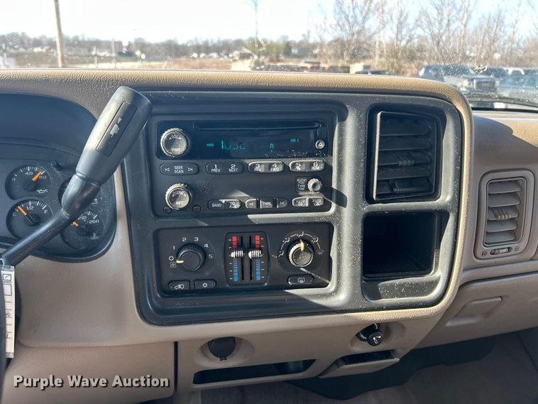 image for item FC5060 2005 Chevrolet Silverado 1500 Crew Cab pickup truck