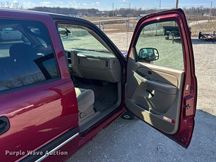 image for item FC5060 2005 Chevrolet Silverado 1500 Crew Cab pickup truck