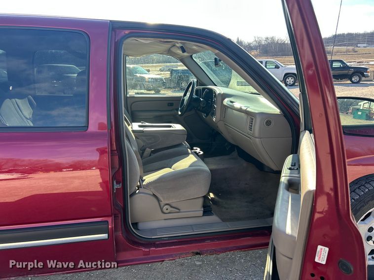 image for item FC5060 2005 Chevrolet Silverado 1500 Crew Cab pickup truck