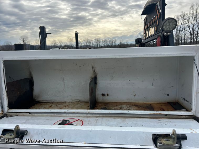 image for item FC5073 2008 Ford F550 XL Super Duty utility / service truck