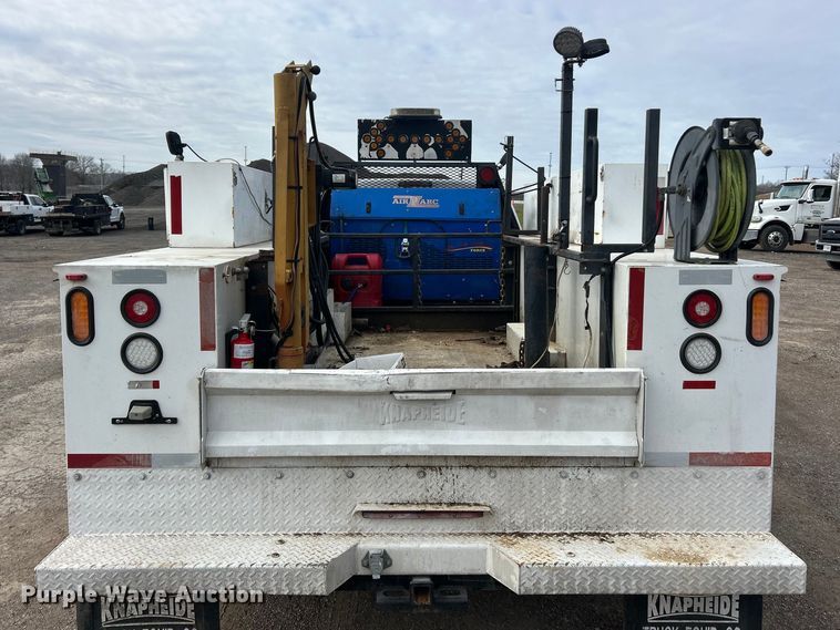 image for item FC5073 2008 Ford F550 XL Super Duty utility / service truck