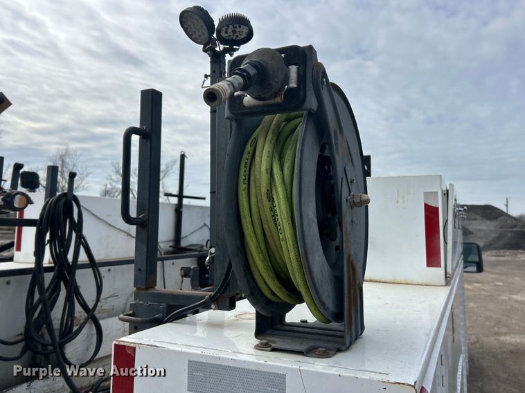 image for item FC5073 2008 Ford F550 XL Super Duty utility / service truck