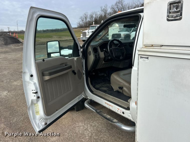 image for item FC5073 2008 Ford F550 XL Super Duty utility / service truck
