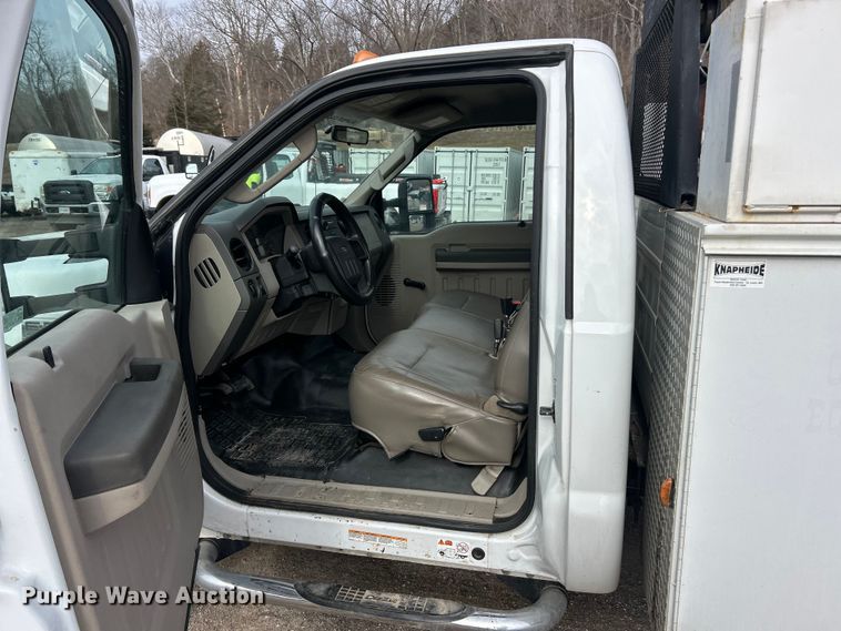 image for item FC5073 2008 Ford F550 XL Super Duty utility / service truck