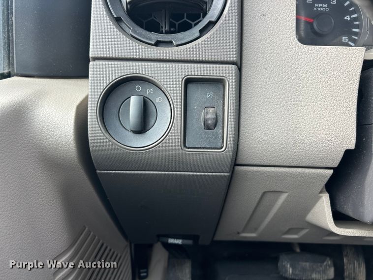 image for item FC5073 2008 Ford F550 XL Super Duty utility / service truck