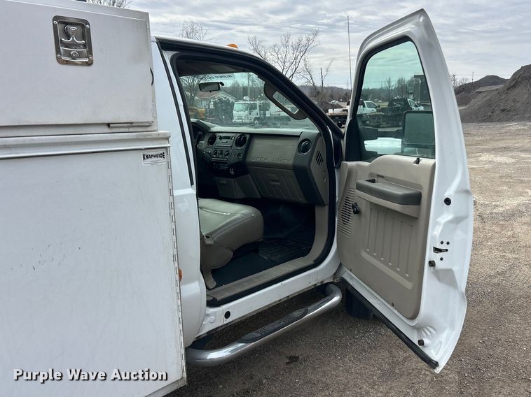 image for item FC5073 2008 Ford F550 XL Super Duty utility / service truck