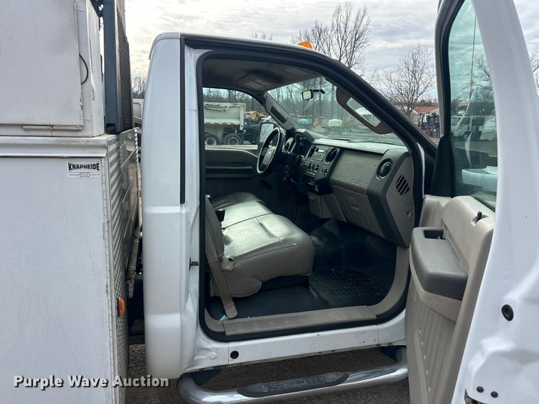 image for item FC5073 2008 Ford F550 XL Super Duty utility / service truck