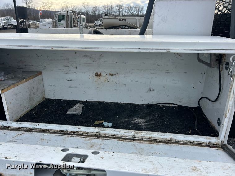 image for item FC5074 2021 Ford F450 XL Super Duty Ext. Cab flatbed truck