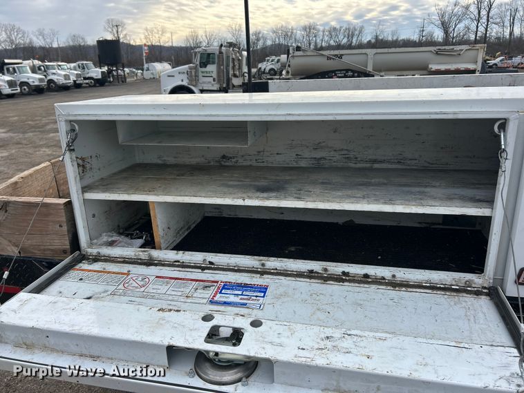 image for item FC5074 2021 Ford F450 XL Super Duty Ext. Cab flatbed truck