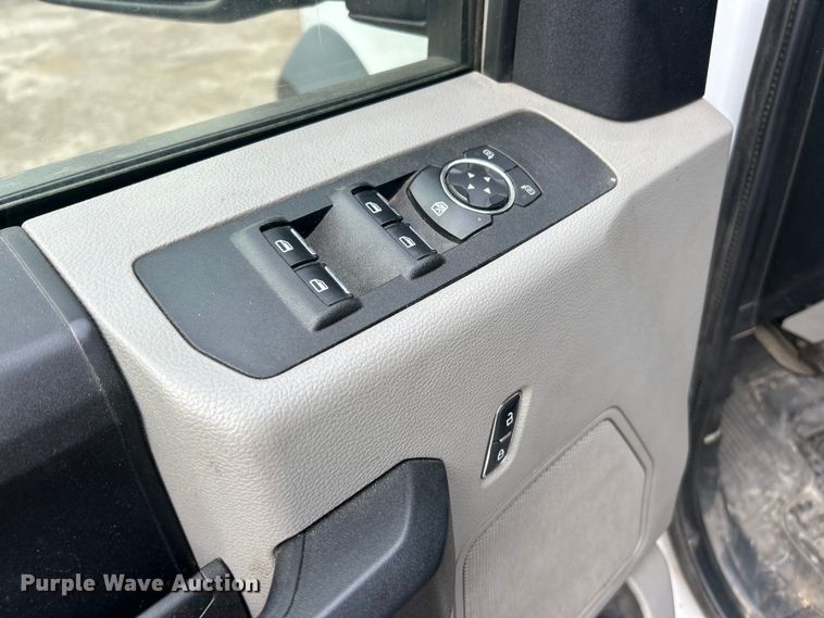 image for item FC5074 2021 Ford F450 XL Super Duty Ext. Cab flatbed truck