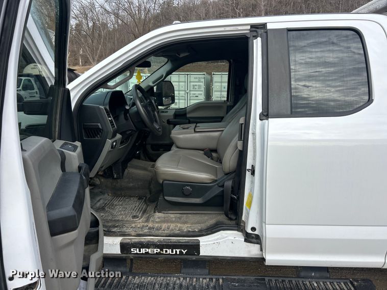 image for item FC5074 2021 Ford F450 XL Super Duty Ext. Cab flatbed truck