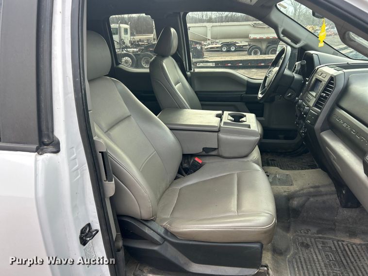 image for item FC5074 2021 Ford F450 XL Super Duty Ext. Cab flatbed truck