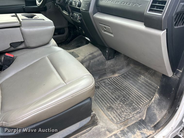 image for item FC5074 2021 Ford F450 XL Super Duty Ext. Cab flatbed truck