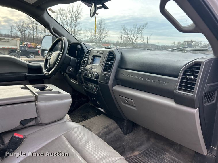 image for item FC5074 2021 Ford F450 XL Super Duty Ext. Cab flatbed truck