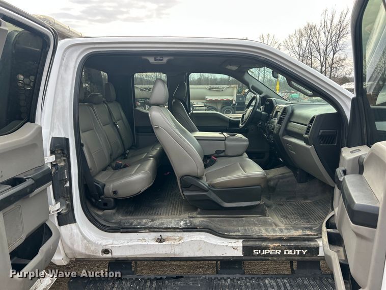 image for item FC5074 2021 Ford F450 XL Super Duty Ext. Cab flatbed truck