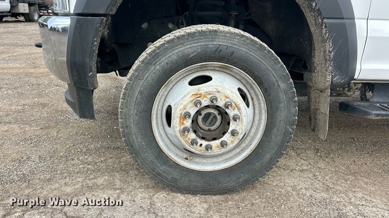 image for item FC5074 2021 Ford F450 XL Super Duty Ext. Cab flatbed truck