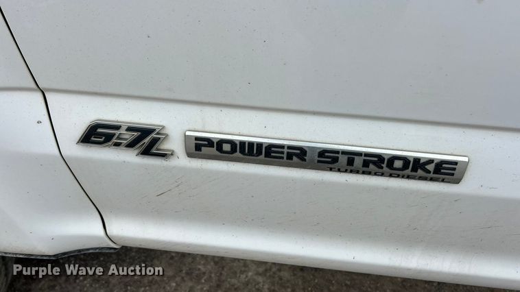 image for item FC5075 2018 Ford F350 XL Super Duty flatbed pickup truck