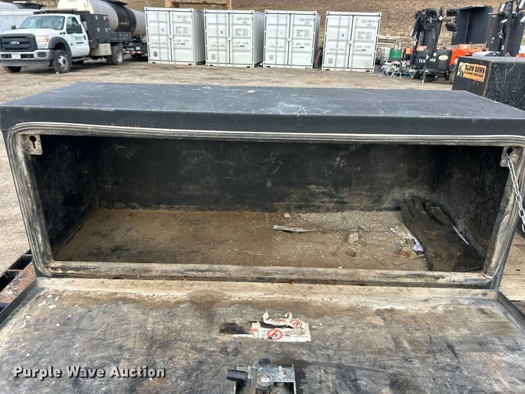 image for item FC5075 2018 Ford F350 XL Super Duty flatbed pickup truck