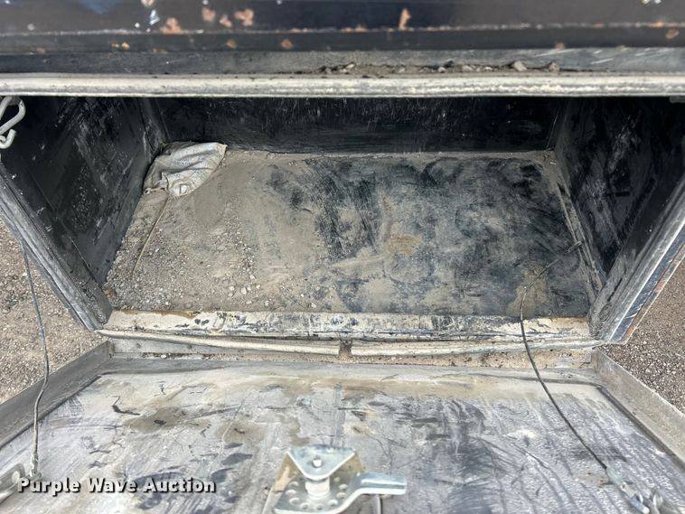 image for item FC5075 2018 Ford F350 XL Super Duty flatbed pickup truck