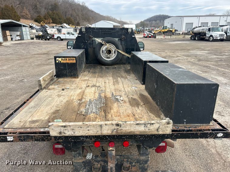 image for item FC5075 2018 Ford F350 XL Super Duty flatbed pickup truck