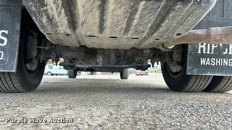 image for item FC5075 2018 Ford F350 XL Super Duty flatbed pickup truck