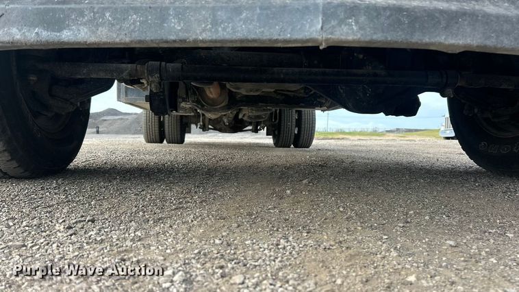 image for item FC5075 2018 Ford F350 XL Super Duty flatbed pickup truck