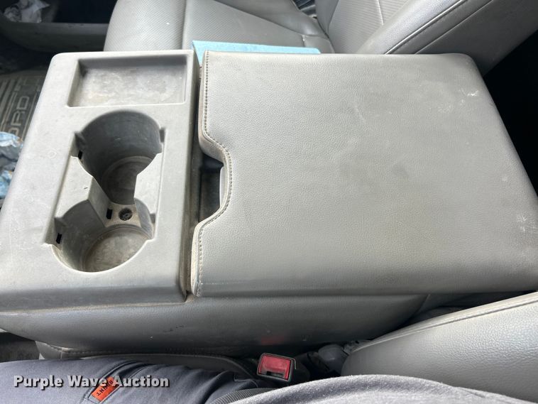 image for item FC5075 2018 Ford F350 XL Super Duty flatbed pickup truck