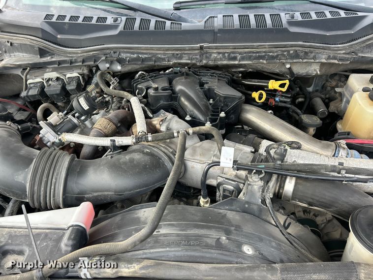 image for item FC5075 2018 Ford F350 XL Super Duty flatbed pickup truck