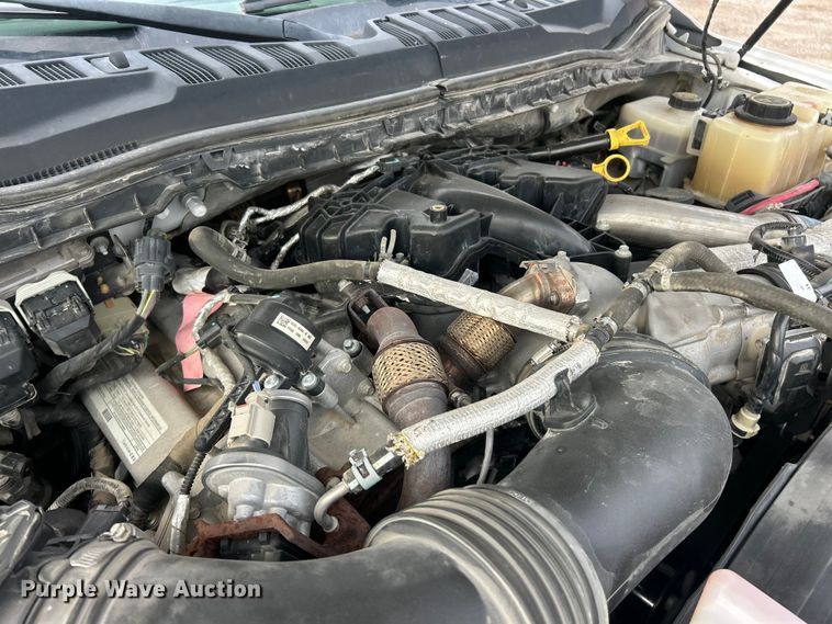 image for item FC5075 2018 Ford F350 XL Super Duty flatbed pickup truck