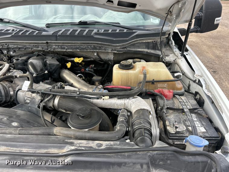 image for item FC5075 2018 Ford F350 XL Super Duty flatbed pickup truck