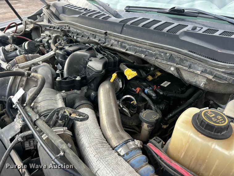 image for item FC5075 2018 Ford F350 XL Super Duty flatbed pickup truck