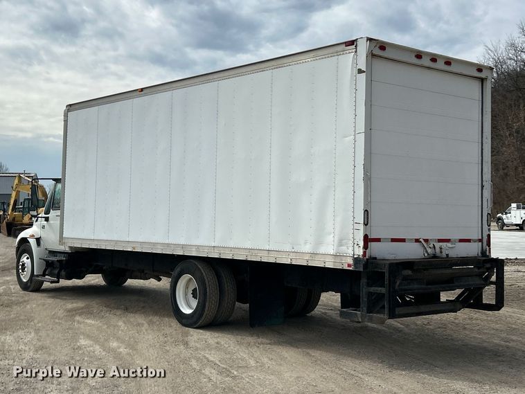 image for item FC5078 2006 International 4300 box truck