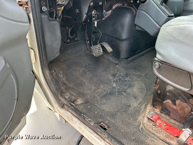 image for item FC5078 2006 International 4300 box truck