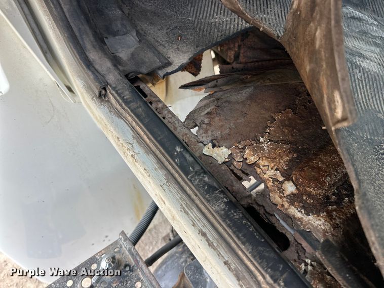 image for item FC5078 2006 International 4300 box truck