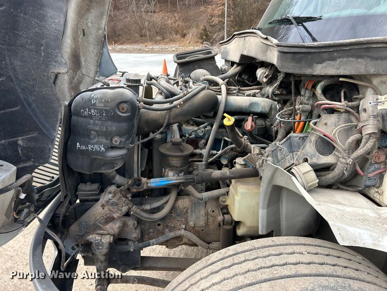 image for item FC5078 2006 International 4300 box truck