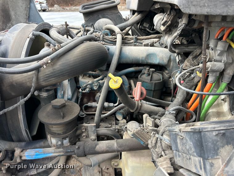 image for item FC5078 2006 International 4300 box truck