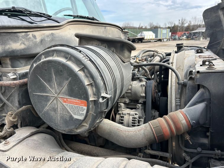 image for item FC5078 2006 International 4300 box truck