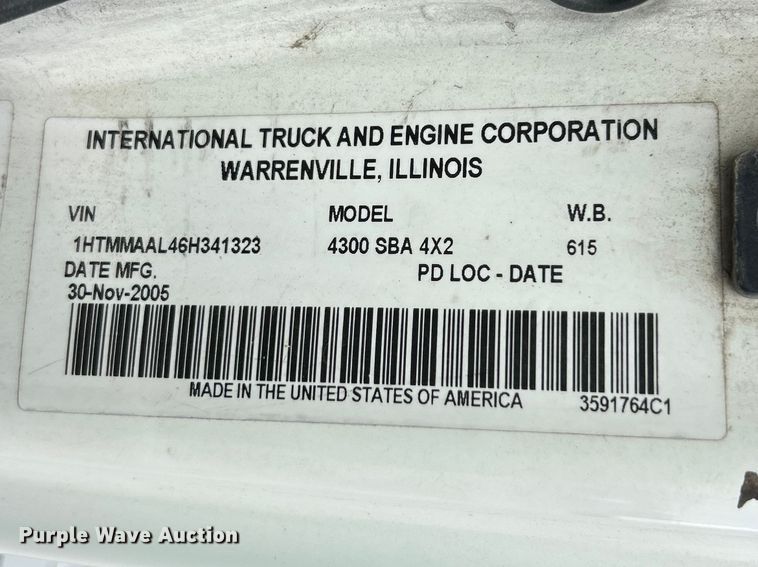 image for item FC5078 2006 International 4300 box truck