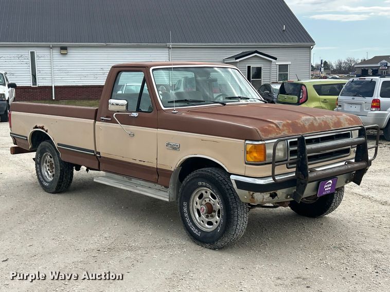 image for item FC5142 1990 Ford F250  pickup truck