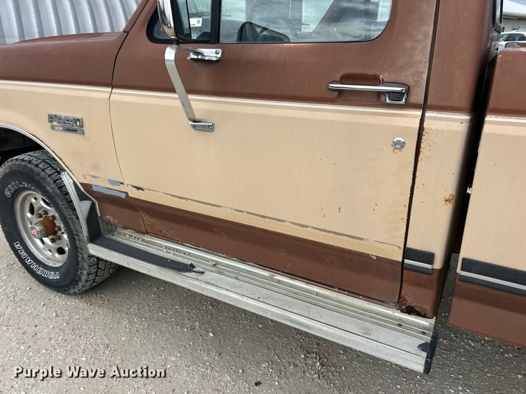 image for item FC5142 1990 Ford F250  pickup truck