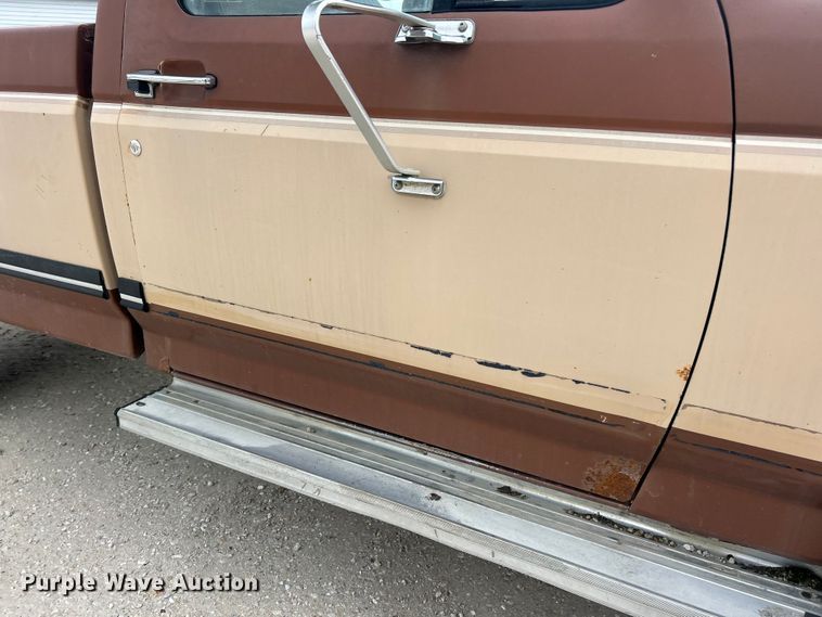 image for item FC5142 1990 Ford F250  pickup truck