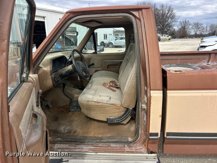 image for item FC5142 1990 Ford F250  pickup truck